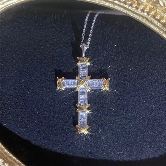 New Two Tone 925 Silver Beautiful Cross Diamond Necklace - Picture 4 of 7